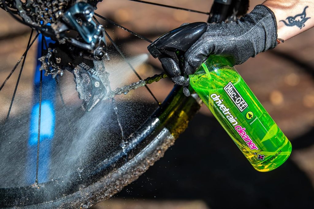 Muc Off Bio Drivetrain Cleaner, 500 Milliliters - Effective Biodegradable Bicycle Chain Cleaner and Degreaser Spray - Suitable for All Types of Bike